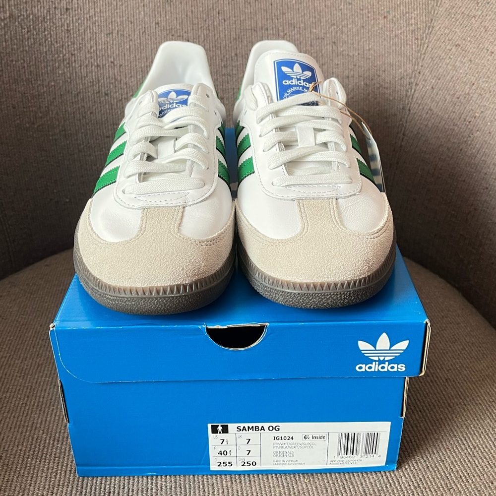 SOLD - adidas sambas - white/green - Picture 3 of 6